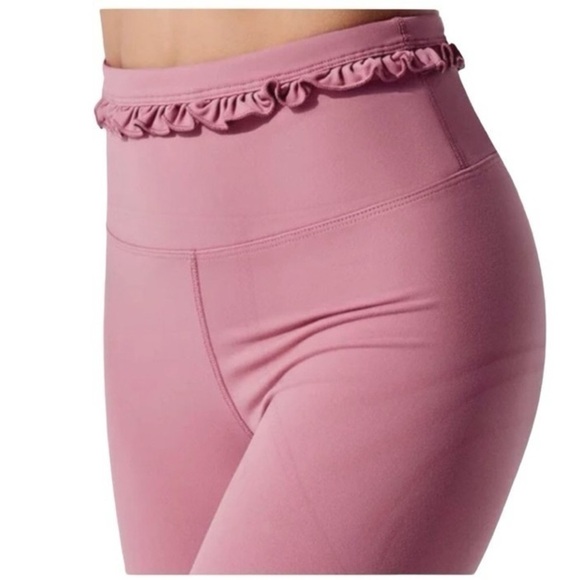 Year of Ours Samba Ruffle Legging in Rose Pink Size Medium. - Picture 14 of 16